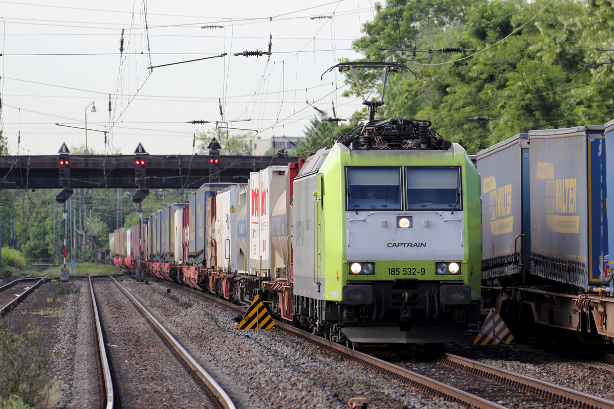 Captrain 185 532-9 durchfährt Bonn-Beuel 17.5.2017
