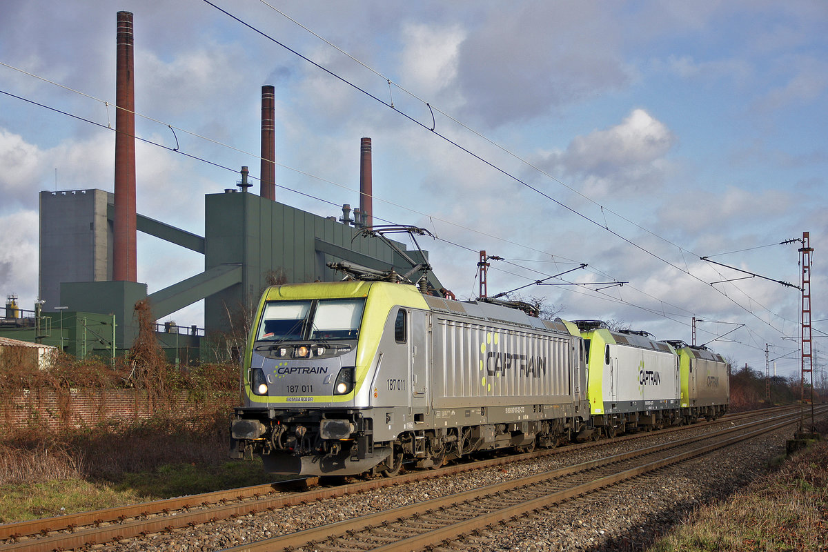 CAPTRAIN-Lokzug mit Lokomotive 187 011 am 09.01.2019 an der Kokerei Prosper in Bottrop.