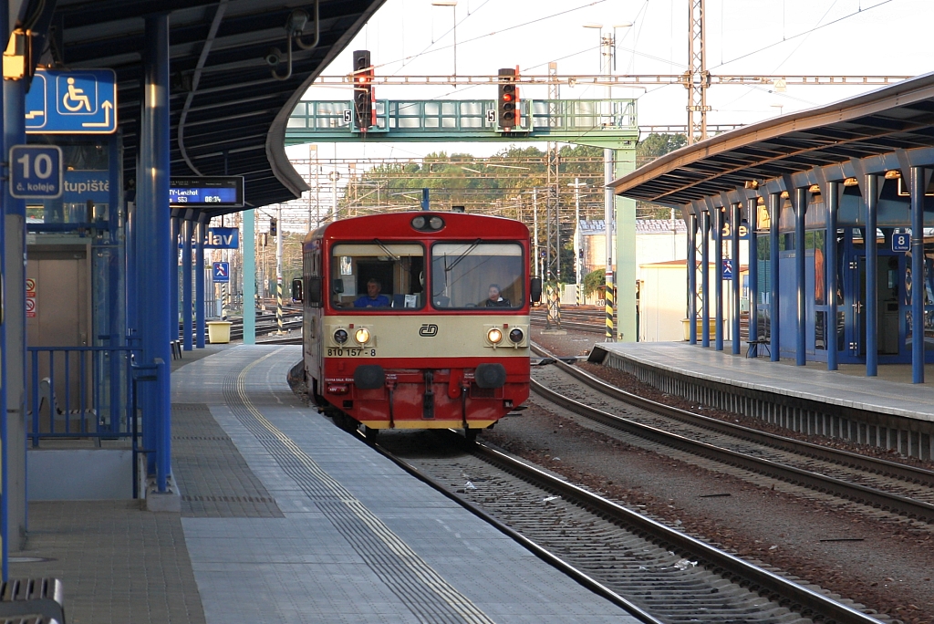 CD 810 157-8 kommt am 15.August 2018 als Os 4272 aus Kuty im Zielbahnhof Breclav an.