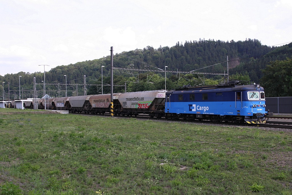 CDC 123 002-8 fährt am 21.Juli 2018 durch den Bahnhof Usti nad Orlici.