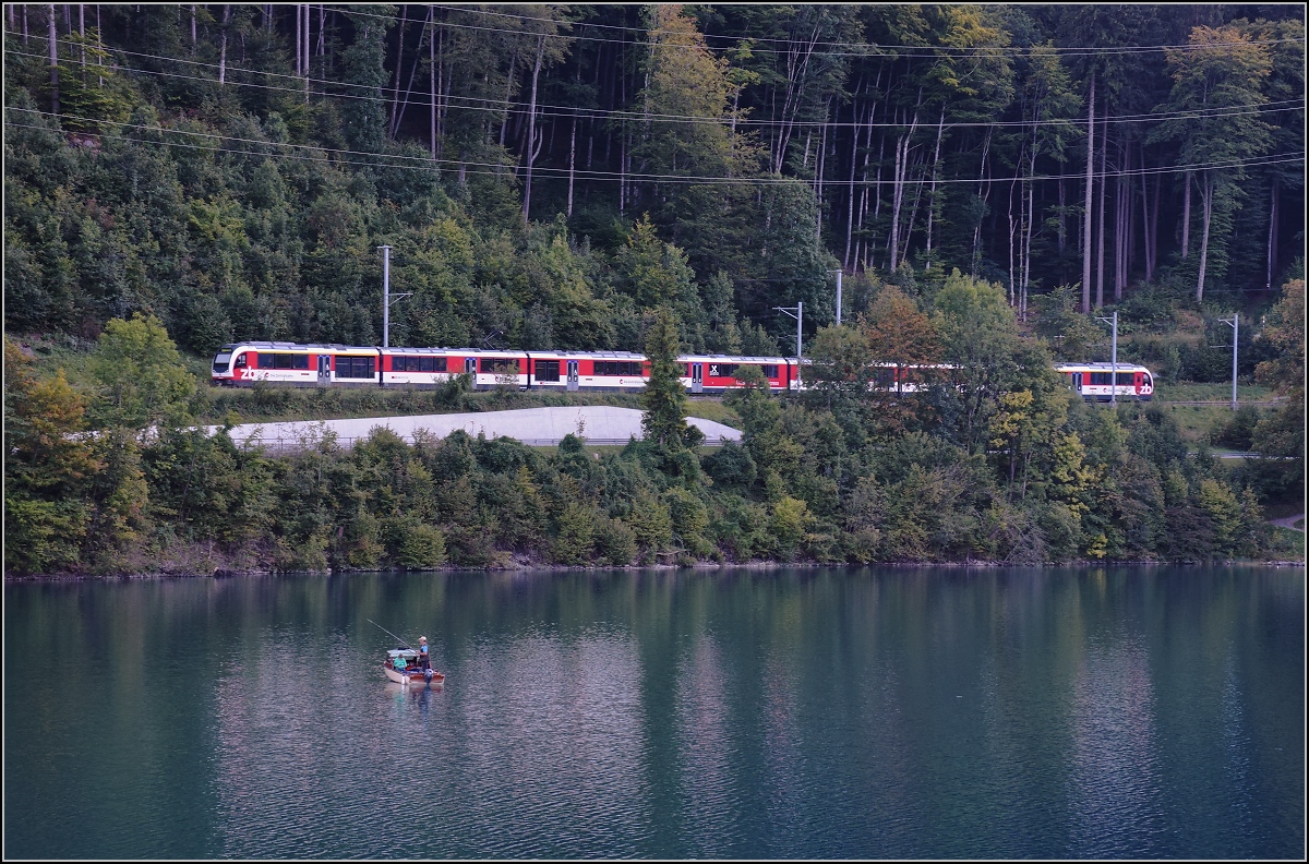 Centralbahn am Lungernsee. Kaiserstuhl, Obwalden, September 2018.