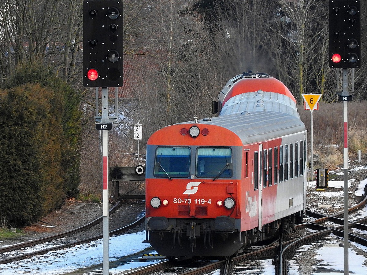 CS-Steuerwagen 8073119-4 bildet bei R5973 den Zugschluß; Ausfahrt Bhf. Ried; 160108