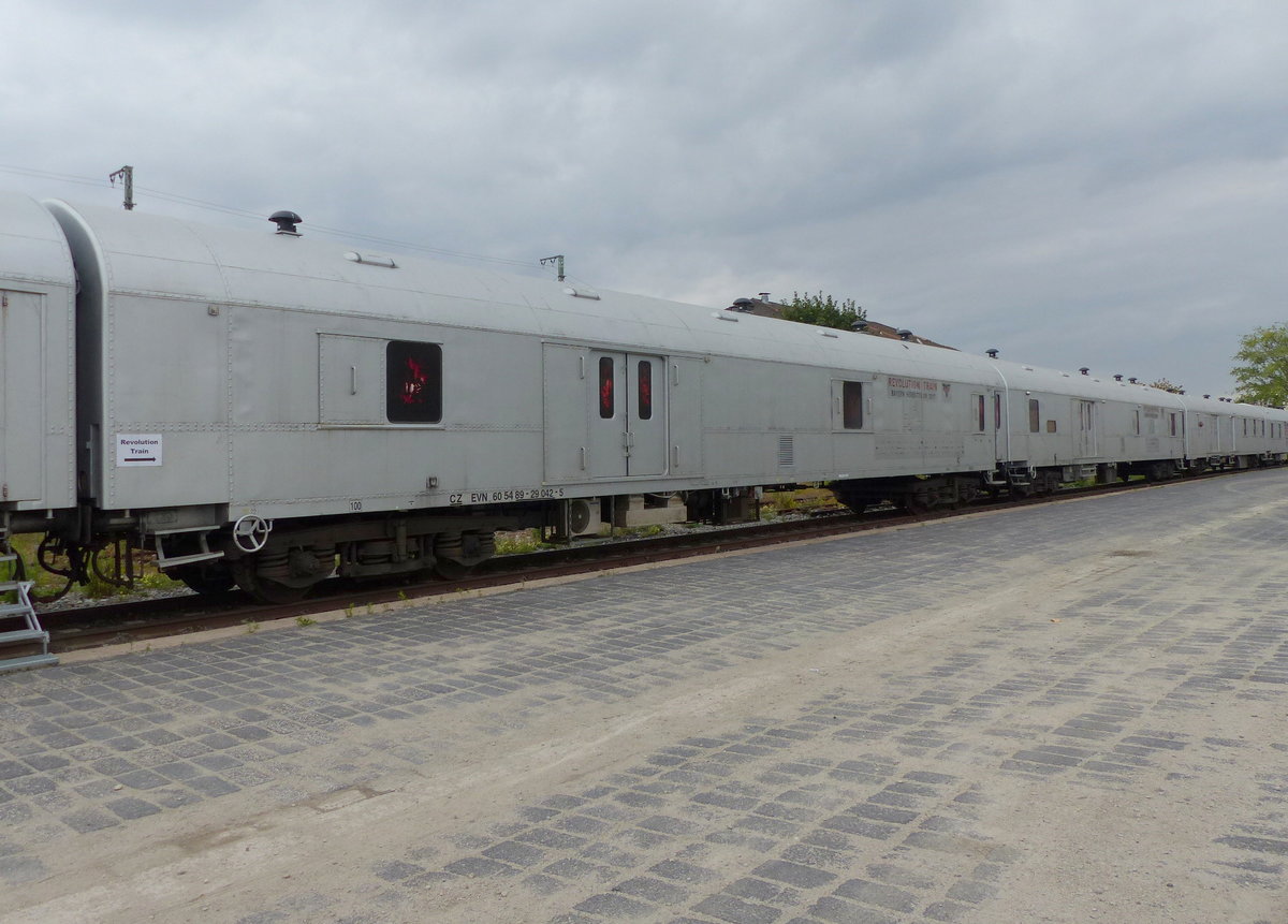 CZ-EVN 60 54 89-29 042-5 im Revolution Train, am 07.09.2018 in Erfurt Gbf.
http://www.revolutiontrain.cz/de/historie.php