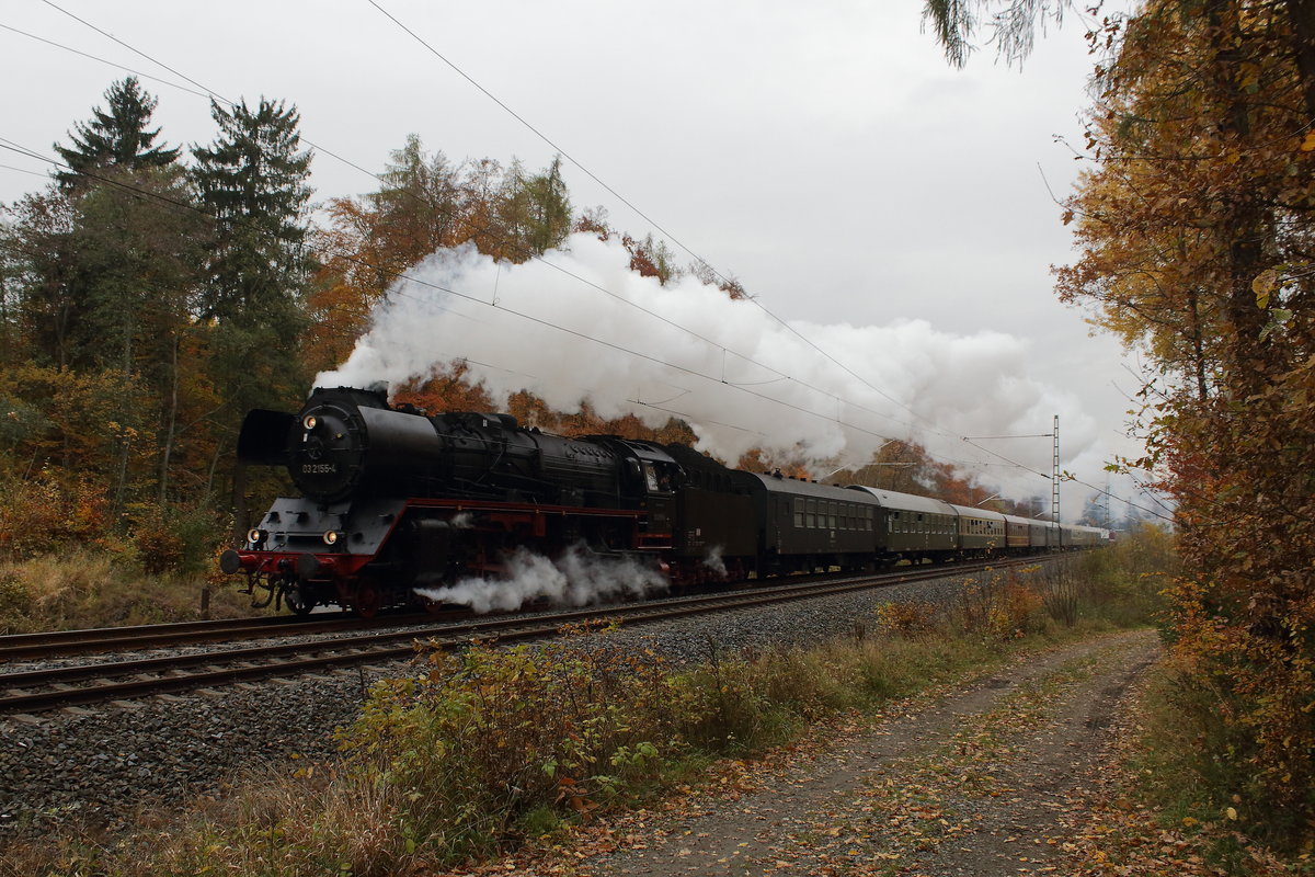 Dampfsonderzug mit 03 2155-4 von Leipzig nach Neuenmarkt-Wirsberg. Aufgenommen bei Einfahrt Plauen am 05.11.2016