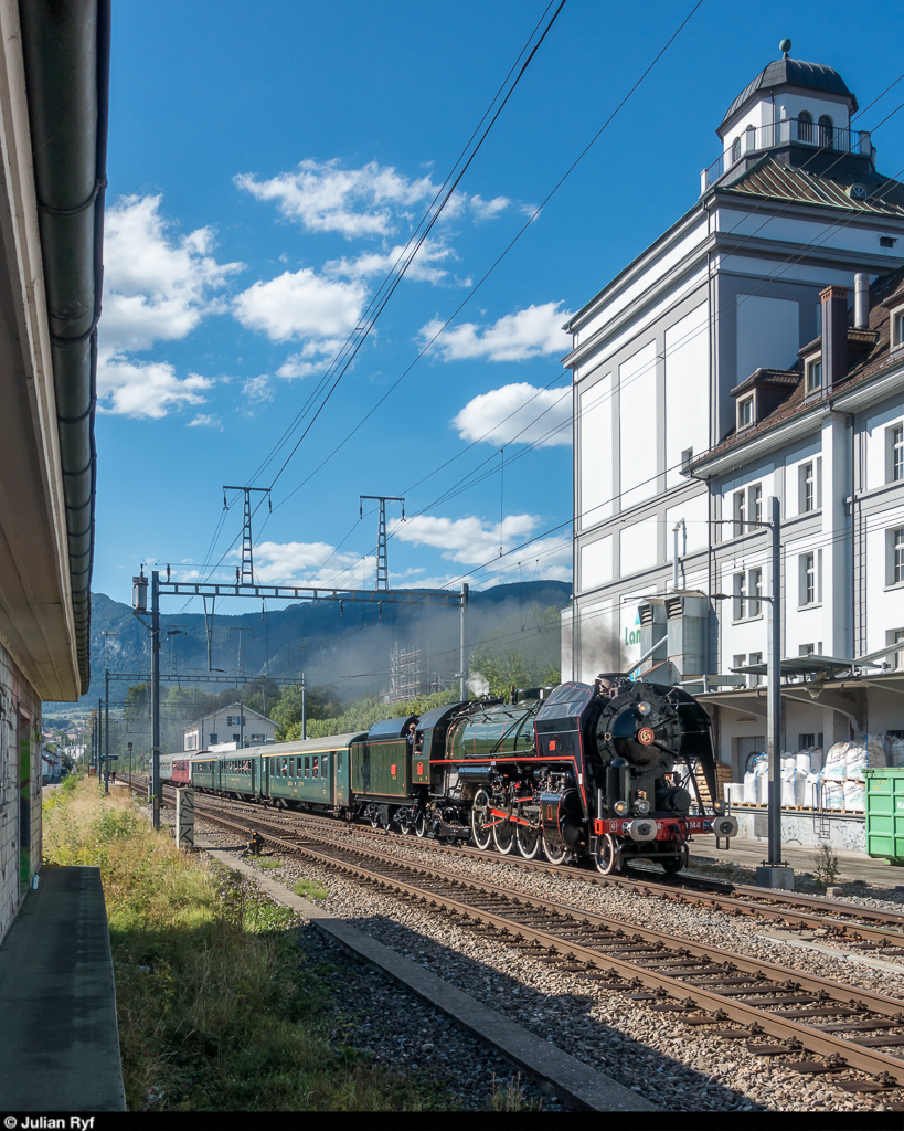 Dampftag Lyss am 11. August 2018: 141 R 1244 auf der Rückfahrt nach Brugg bei der Durchfahrt in Solothurn West.