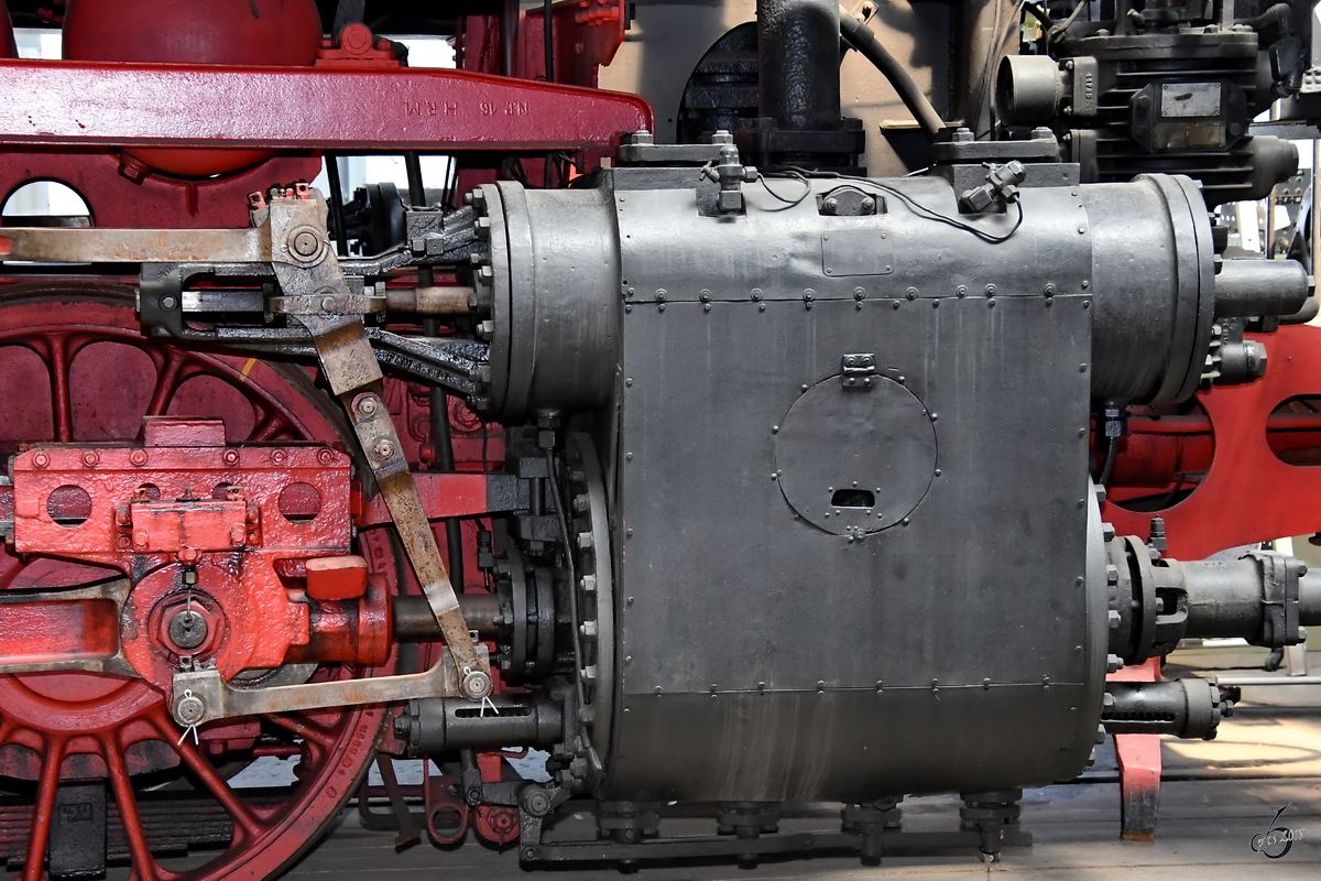 Dampfzylinder der Lokomotive 82 008 im August 2018 im Eisenbahnmuseum Koblenz.