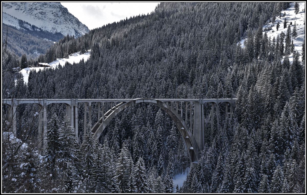 Das eindrücklichste Bauwerk der Arosalinie ist das Langwieser Viadukt.    (18.03.2019)