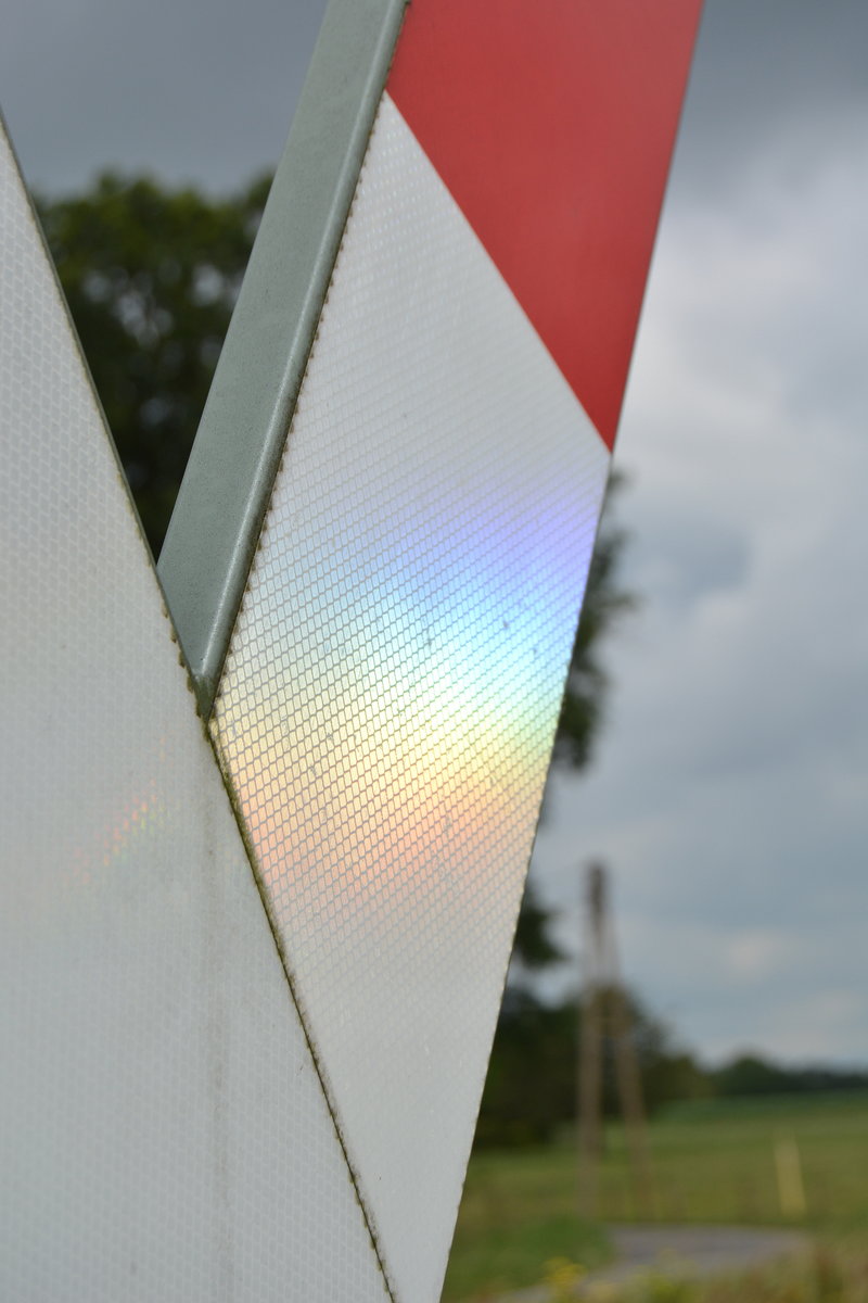 Das Licht der Sonne wird im Andreaskreuz in viele verschiedene Farben gebrochen.

Hamminkeln 02.07.2016