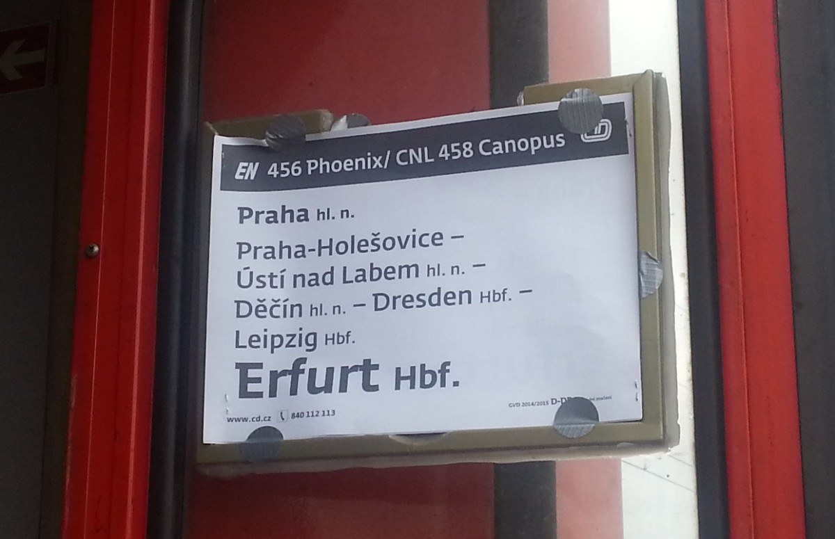 Das Zuglaufschild vom CNL 458  Canopus  von Praha hl.n. nach Zürich HB, am 14.05.2015 in Erfurt Hbf.