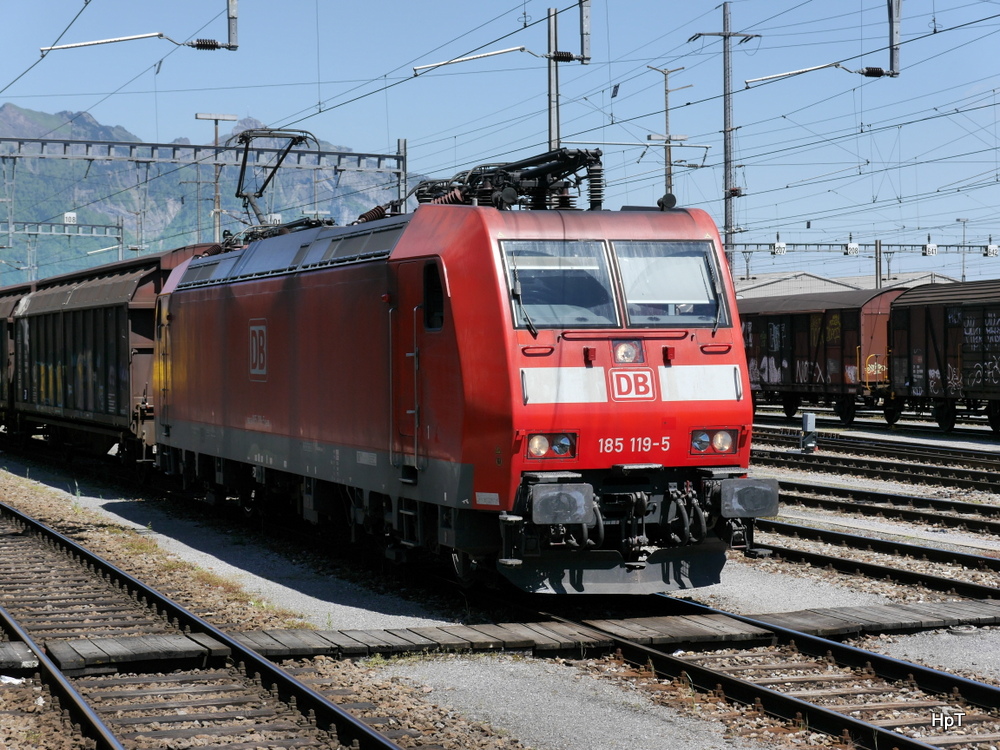 DB - 185 119-5 im Bahnhof Buchs am 19.05.2014