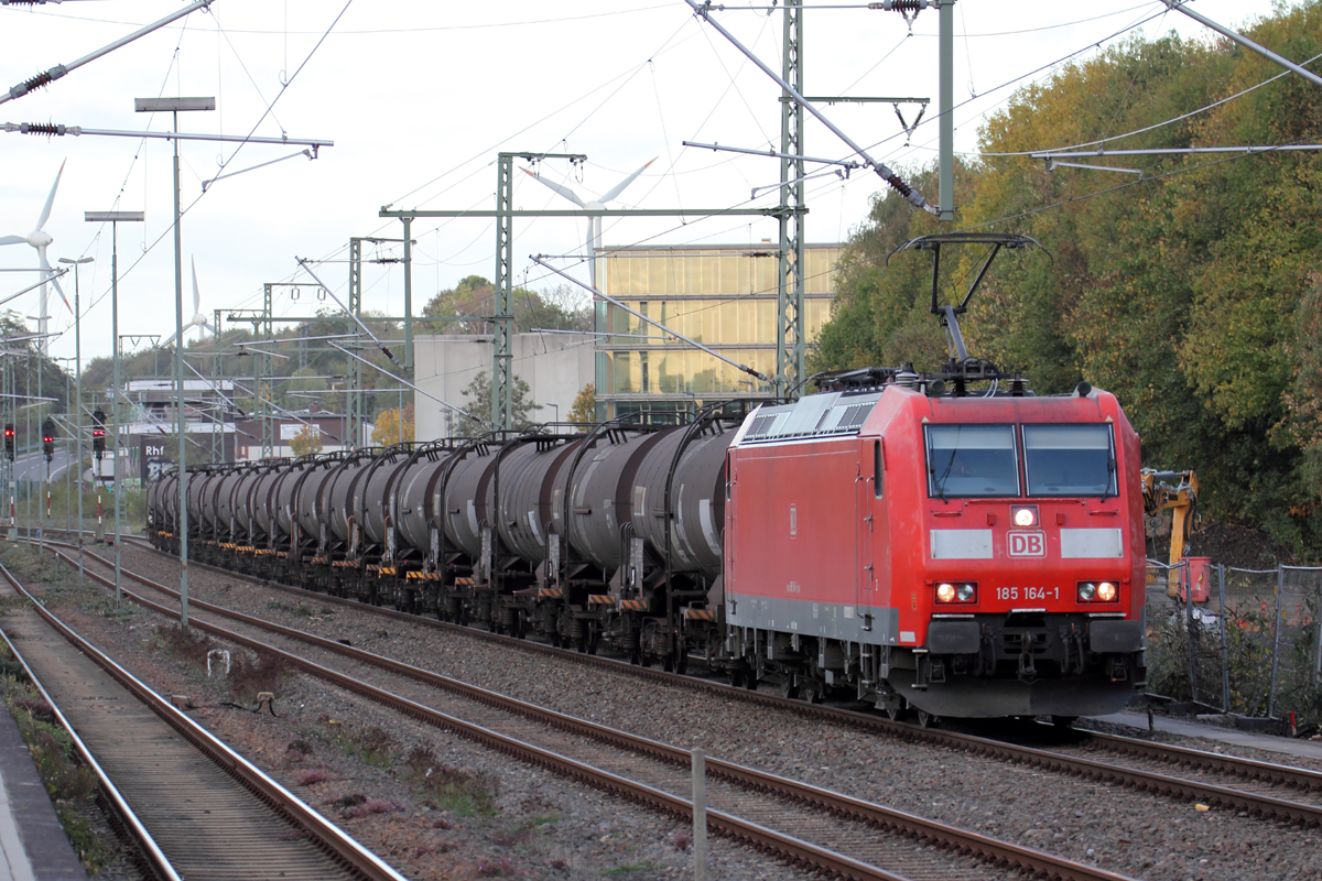 DB 185 164-1 durchfährt Recklinghausen Hbf. 22.10.2018
