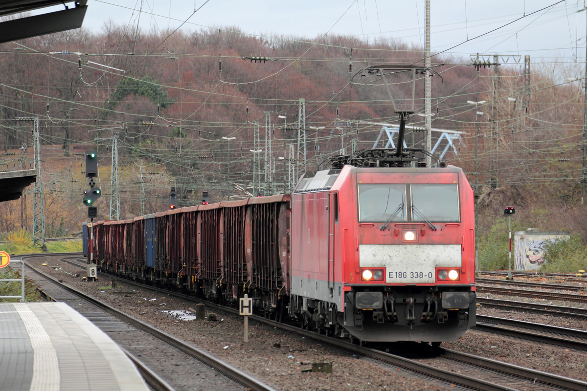 DB 186 338-0 in Köln-West 7.12.2018