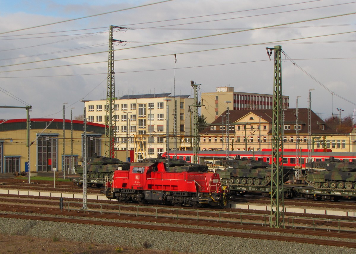 DB 261 019-4 am 14.11.2015 beim rangieren am DB Werk Erfurt.