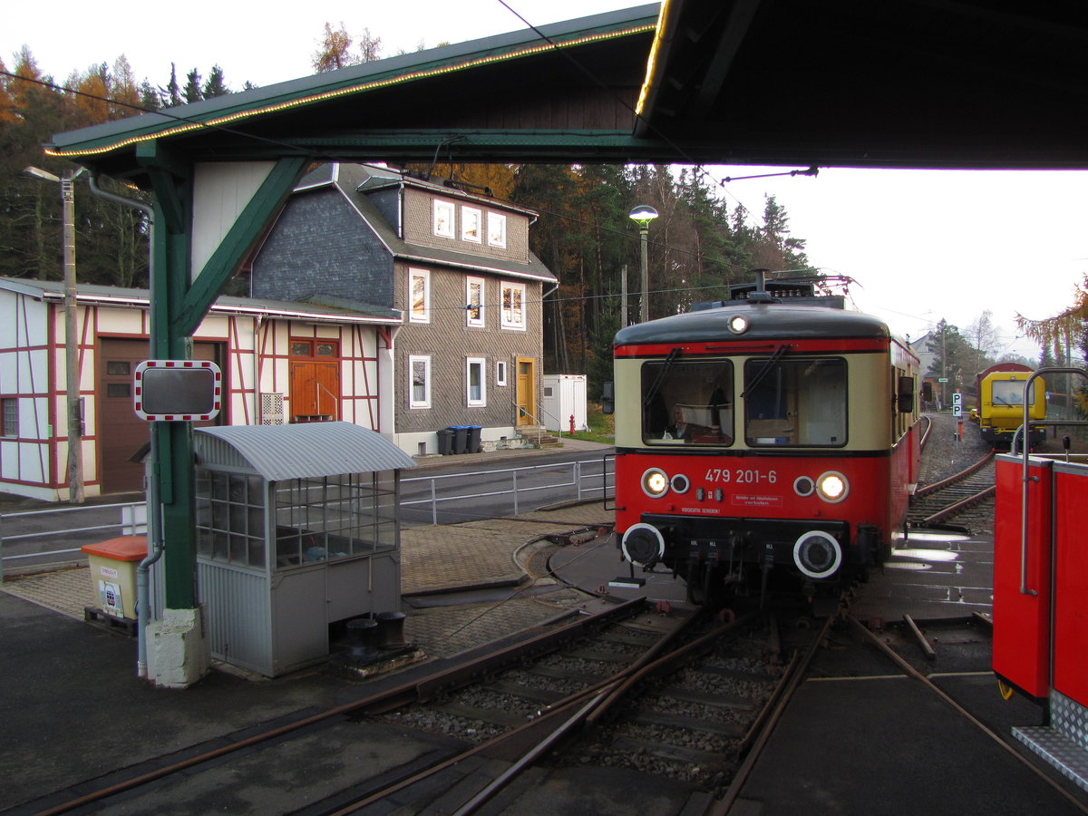 DB 479 201-6 als RB 29941 aus Cursdorf, am 26.11.2016 bei der Einfahrt in Lichtenhain.