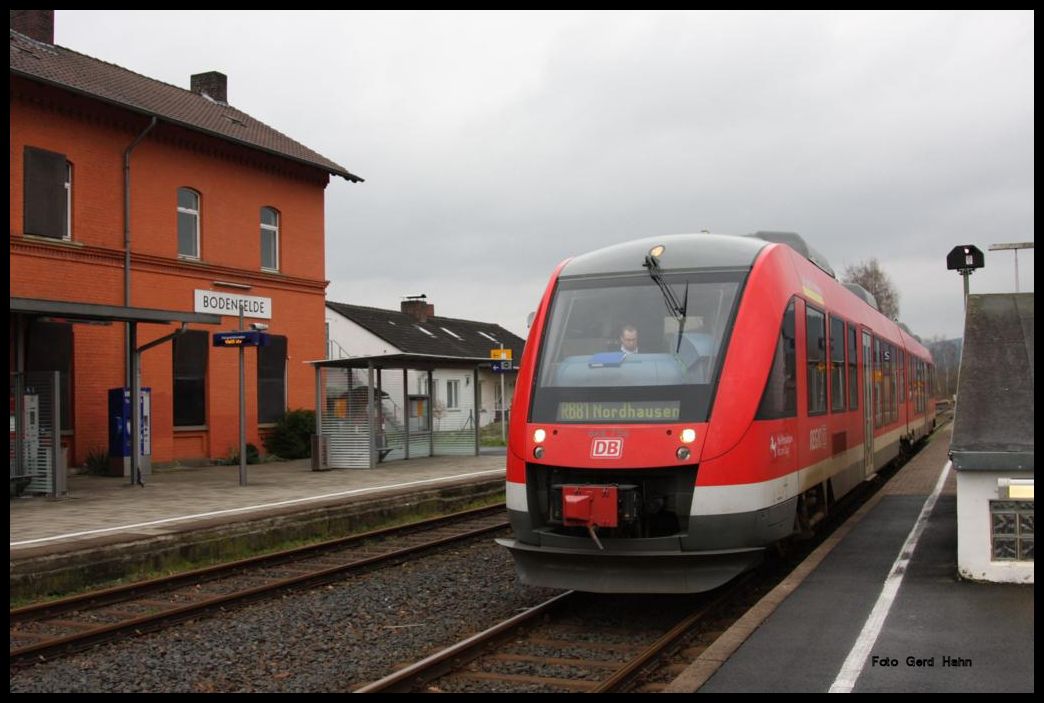 DB 648754 steht als RB 14179 nach Northeim abfahrbereit am 28.1.2015 um 10.03 Uhr in Bodenfelde.