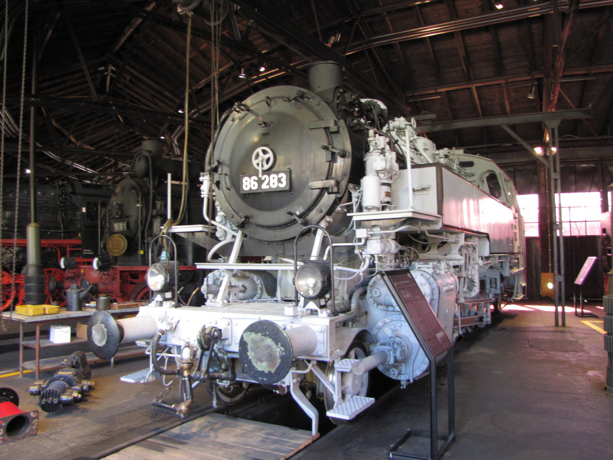 DB 86 283 am 31.08.2016 im Deutschen Dampflokomotiv-Museum in Neuenmarkt-Wirsberg. 