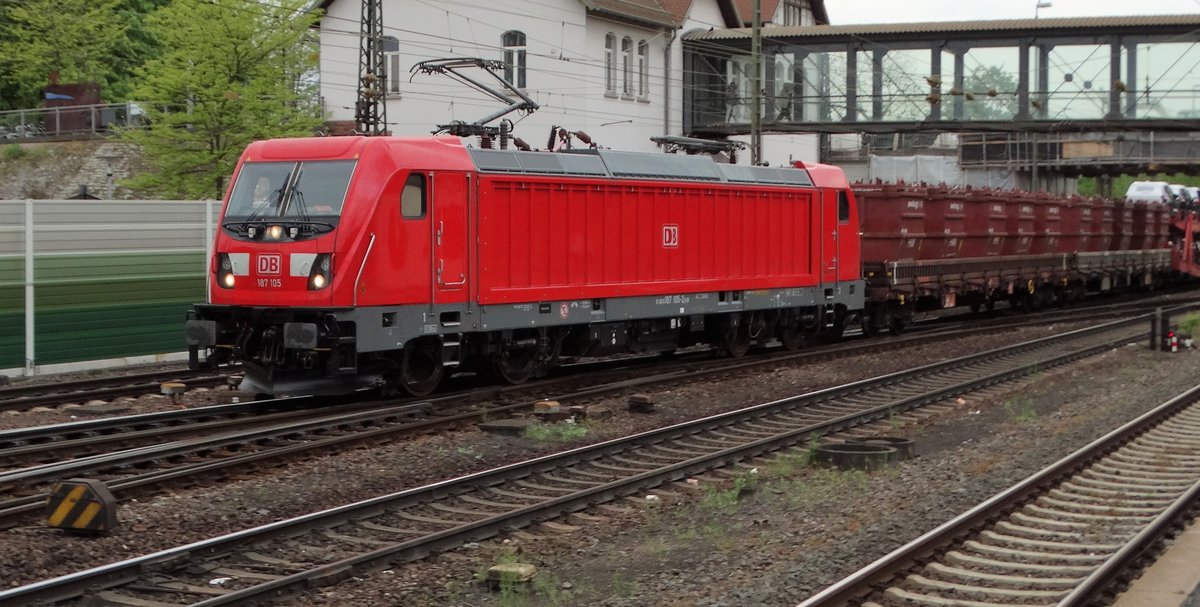 DB Cargo 187 105-2 mit gemischten Güterzug in Mainz Bischofsheim am 06.05.17 von einen Bahnsteig aus fotografiert