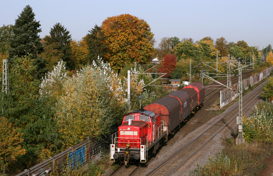 DB Cargo 294 703 mit Übergabe nach Troisdorf bzw. Königswinter. // Südliche Ausfahrt des Rangierbahnhofs Gremberg in Köln // 19. Oktober 2012
