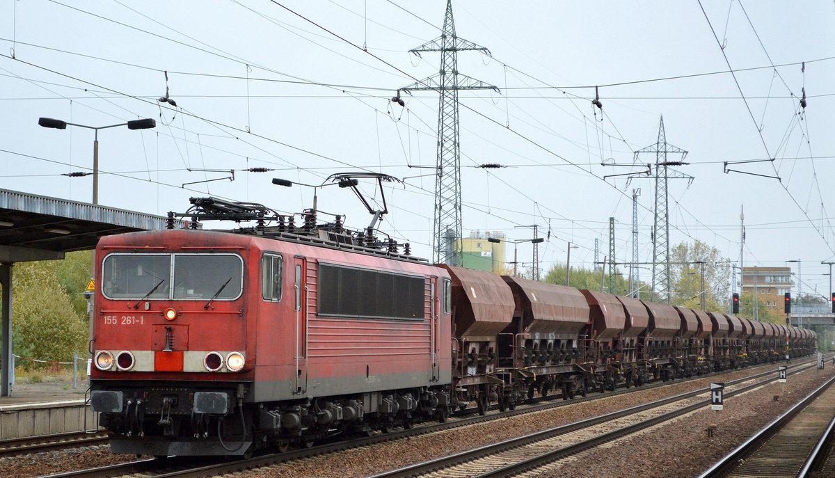 DB Cargo Deutschland AG mit Rpool 155 261-1 (9180 6 155 261-1 D-Rpool) und Ganzzug Schüttgutwagen am 02.10.18 Bf. Flughafen Berlin-Schönefeld. 