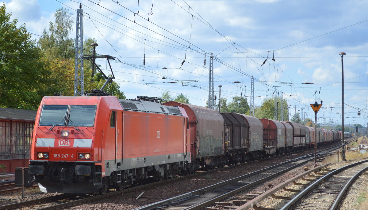 DB Cargo Deutschland AG mit  185 247-4  [NVR-Number: 91 80 6185 247-4 D-DB] und einem gemischten Güterzug am 12.09.18 Berlin-Hirschgarten.