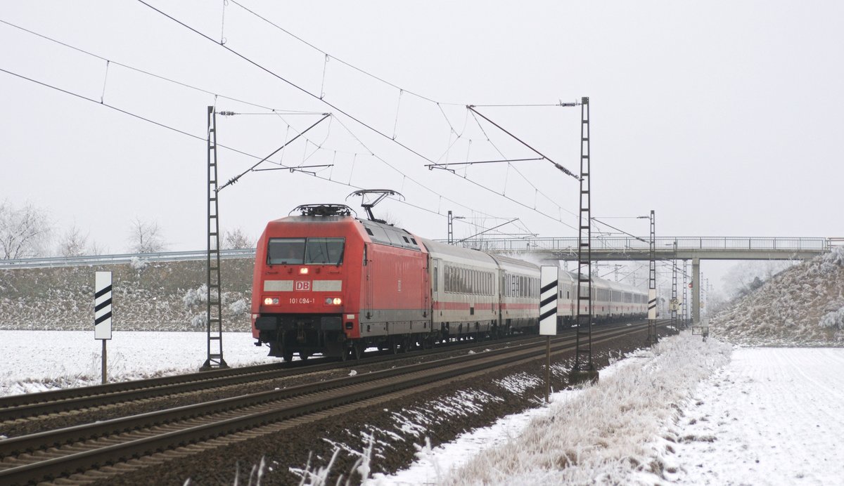 DB Fernverkehr 101 094 mit IC 2313 HH-Altona - Offenburg durch Marl, NI, am 18.01.17.