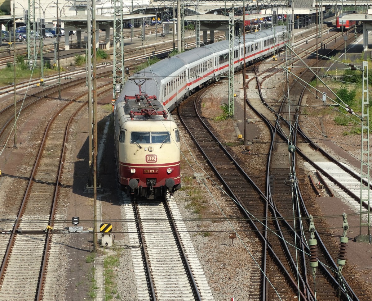 DB Fernverkehr 103 113-7 mit dem IC 2316 in Heidelberg Hbf am 03.07.15