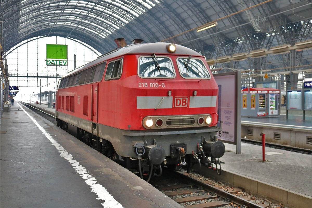 DB Fernverkehr 218 810-0 am 04.03.18 in Frankfurt am Main Hbf