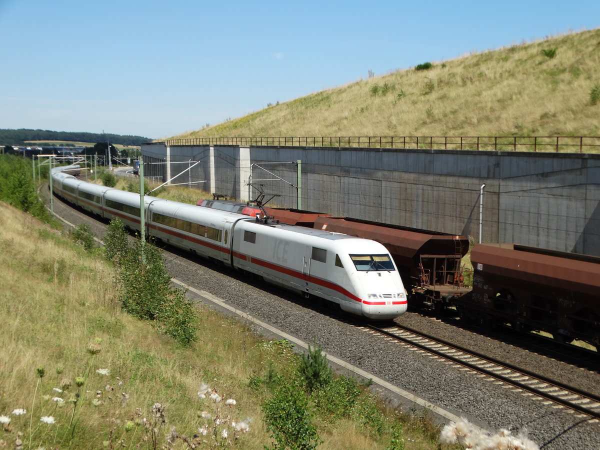DB Fernverkehr ICE 1 (BR 401) am 18.08.16 bei Neuhof (Kreis Fulda) auf der KBS615
