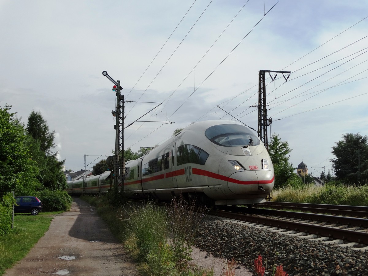DB Fernverkehr ICE 3 (BR 403) am 27.06.15 bei Hanau Hbf Südeinfahrt 