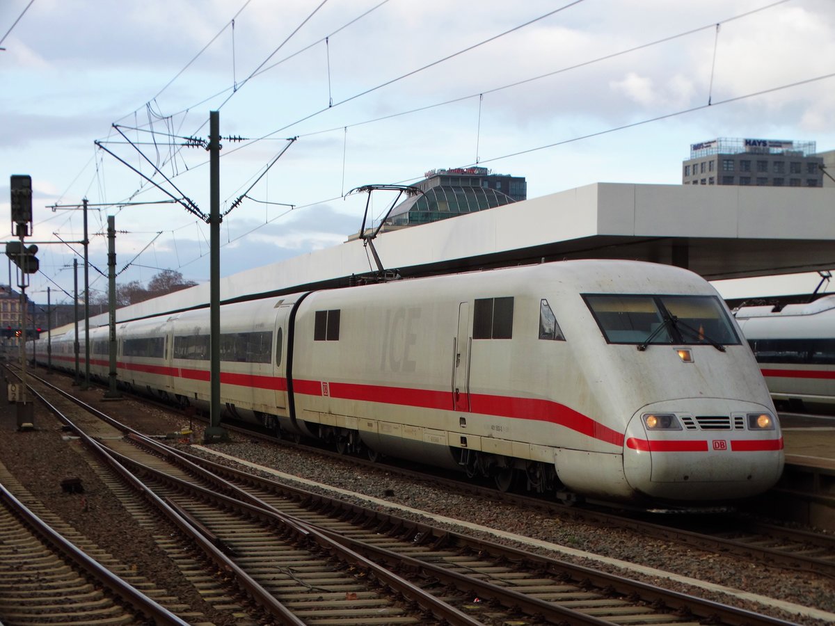 DB Fernverkehr ICE1 (401 553-3) am 16.12.17 in Mannheim Hbf 