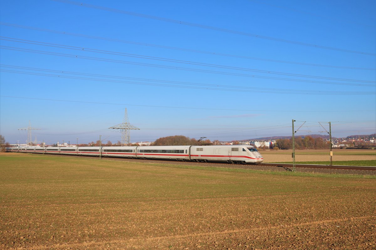 DB Fernverkehr ICE1 (401 xxx) am 18.11.18 auf der KBS630 bei Bad Vilbel Dortelweil 