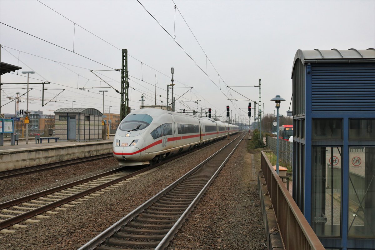 DB Fernverkehr ICE3 (403 xxx) am 17.02.18 in Langen (Hessen)