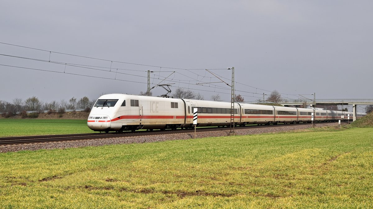 DB Fernverkehr Tz 114 (401 014/514)  Friedrichshafen  als ICE 925 Hamburg-Altona - Frankfurt (Main) Hbf (Marl, NI, 21.03.19).