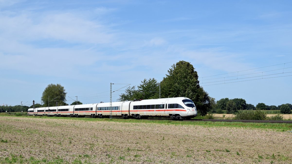DB Fernverkehr Tz 1167 (411 067/567)  Traunstein  fährt als ICE 1139 Bremen Hbf - München Hbf (Bremen-Mahndorf, 23.08.17).