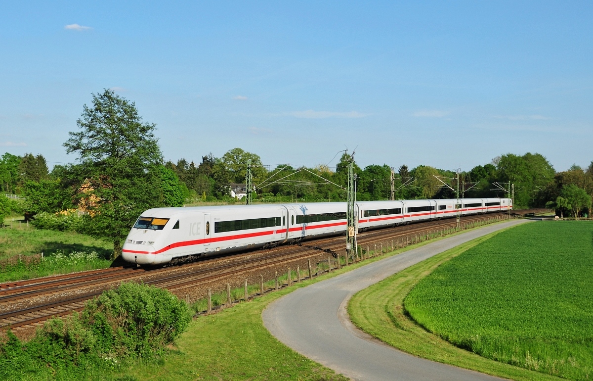 DB Fernverkehr Tz 223 (402 023)  Schwerin , mit Steuerwagen voraus, als ICE 536 München Hbf - Bremen Hbf (Langwedel, 17.05.17).