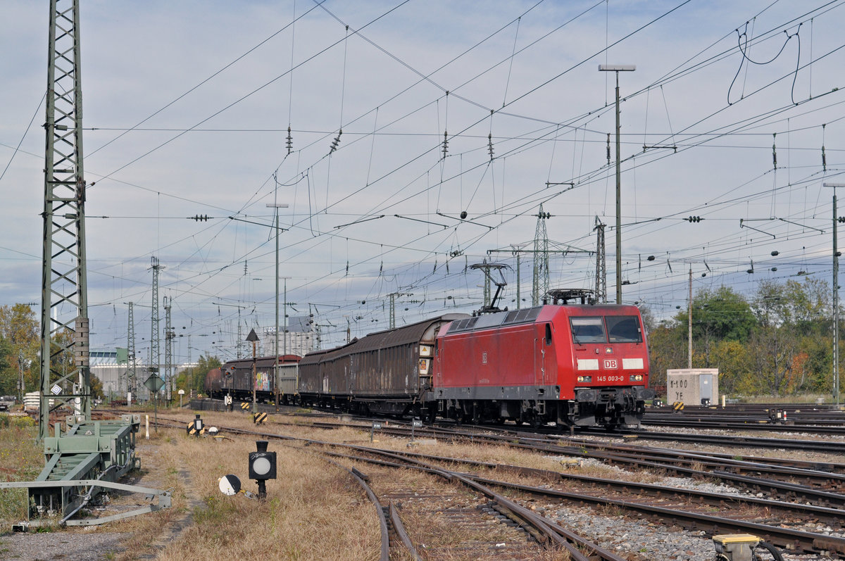 DB Lok 145 003-0 durchfährt den Badischen Bahnhof. Die Aufnahme stammt vom 21.10.2017.