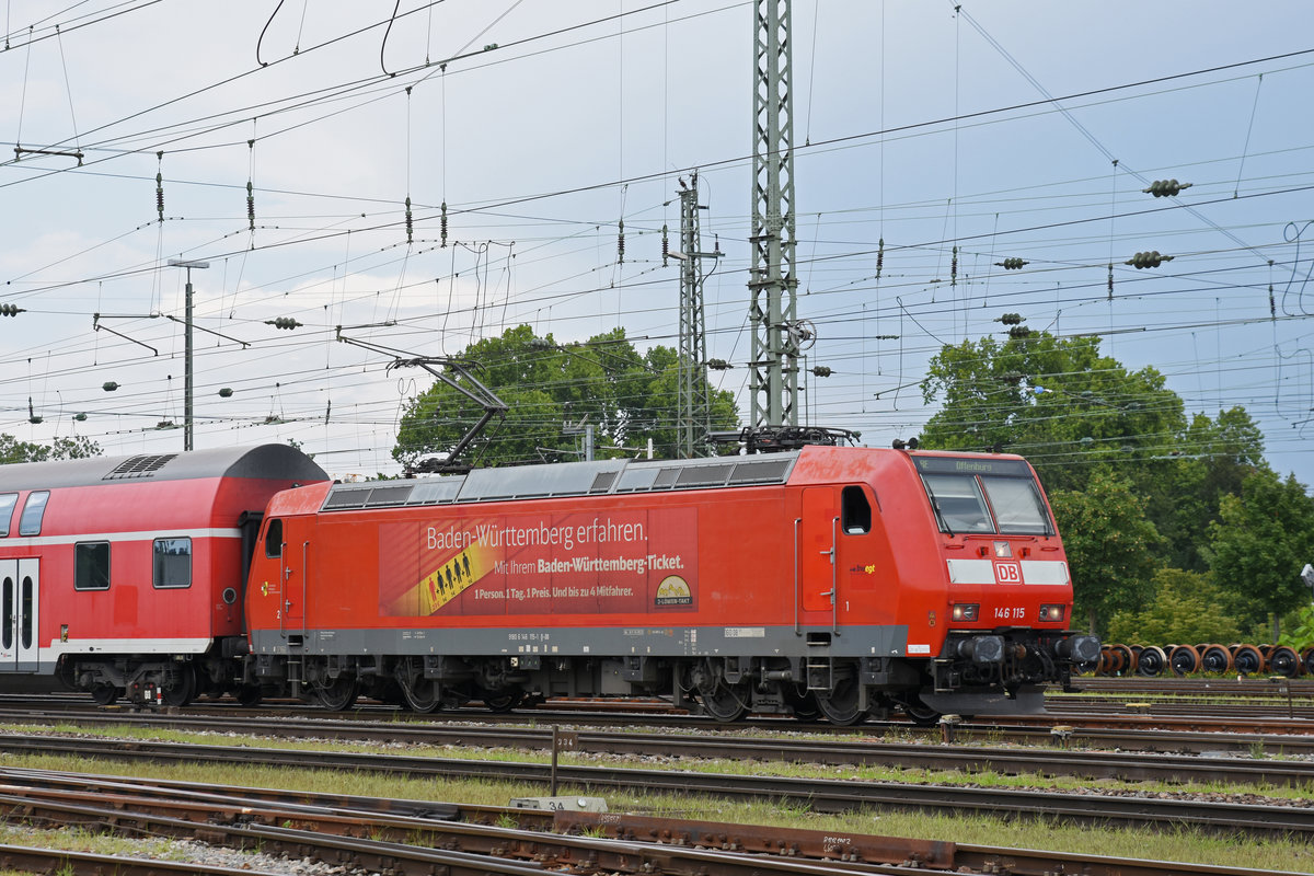 DB Lok 146 115-1 fährt beim badischen Bahnhof ein. Die Aufnahme stammt vom 17.07.2018.