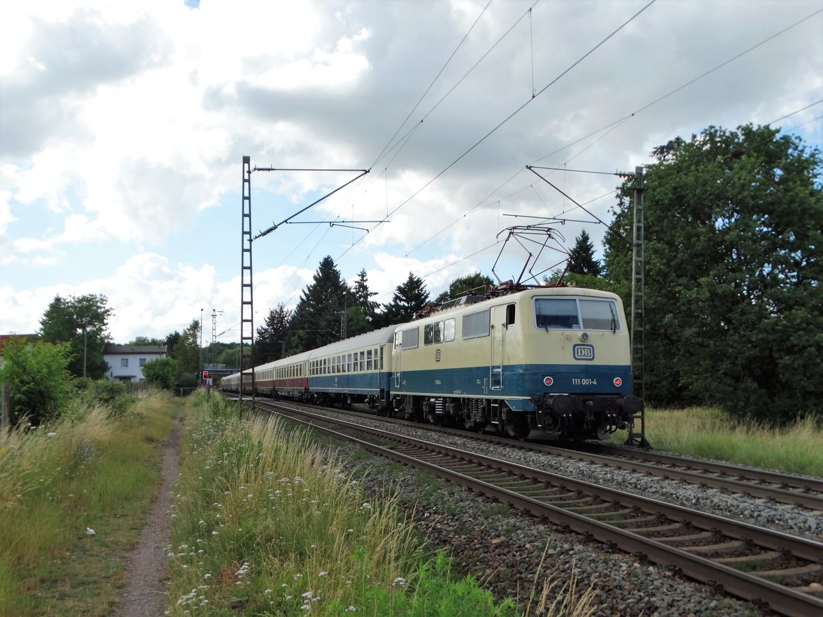 DB Museum 111 001-4 mit TEE Zug am 28.06.17 in Hanau West