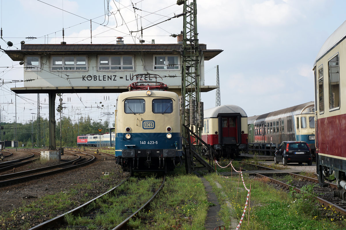 DB Museum Koblenz:
Am 23. September 2017 waren viele interessante Lokomotiven in Koblenz ausgestellt.
Foto: Walter Ruetsch