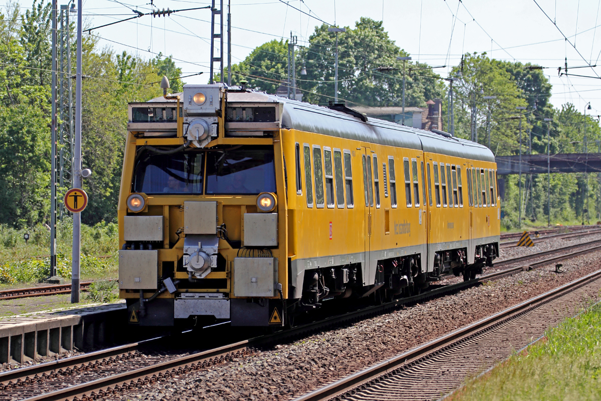 DB Netz 160 002-8 durchfährt Bonn-Beuel 17.5.2017