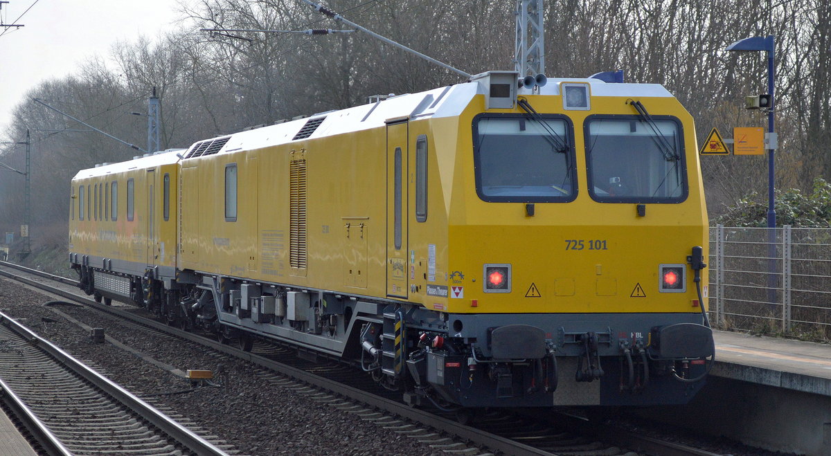 DB Netz Instandhaltung mit dem Gleismesstriebzug GMTZ ATW 725, 726 101/725 101 (99 80 9 160 003-6 D-DB) am 15.02.18 Berlin-Hohenschönhausen.