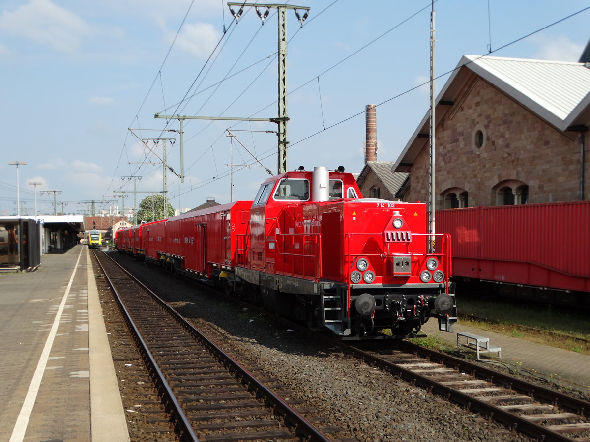 DB Netz Notfalltechnik 714 103 mit neuen Tunnelrettungszug am 13.05.16 in Fulda Bhf vom Bahnsteig aus fotografiert
