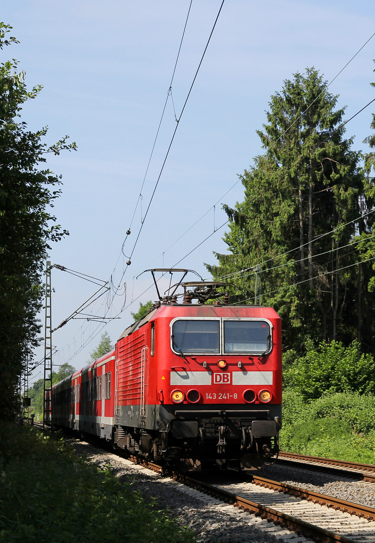 DB Regio 143 241 // Wattenscheid-Höntrop (Bochum) // 25. Mai 2017