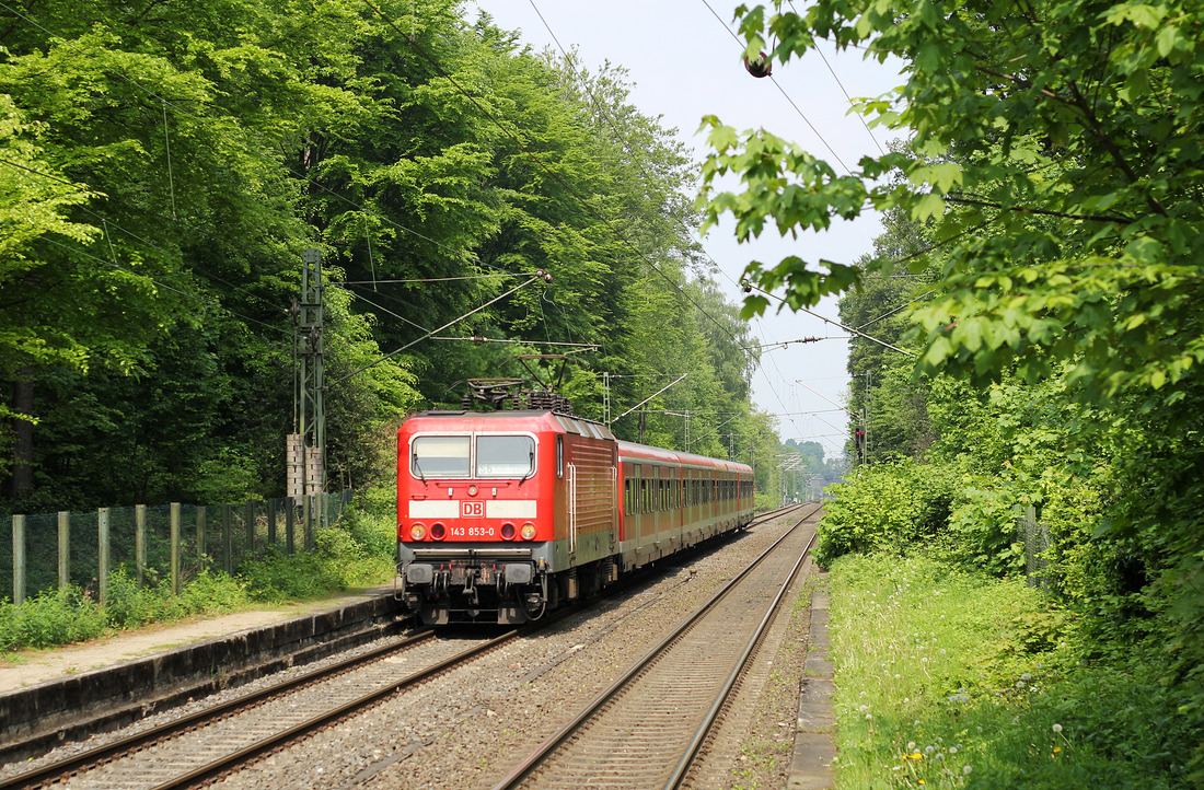 DB Regio 143 853 // Essen Stadtwald // 1. Mai 2014