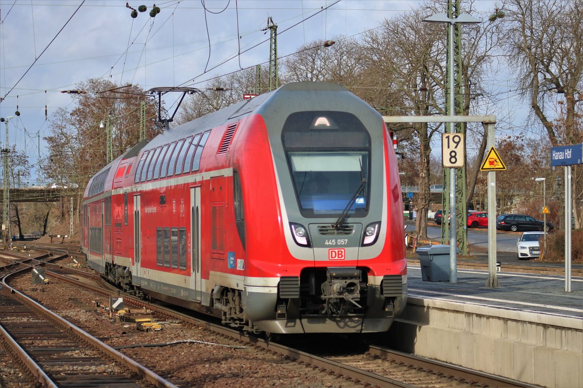DB Regio Bombardier Twindexx 445 057 als RE55 nach Bamberg am 09.02.19 in Hanau Hbf