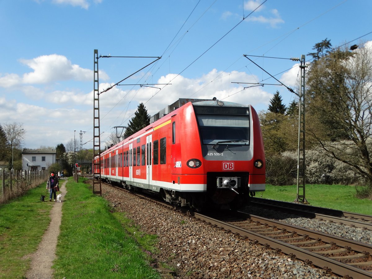 DB Regio Hessen 425 535-2 am 08.04.16 bei Hanau West als RB55