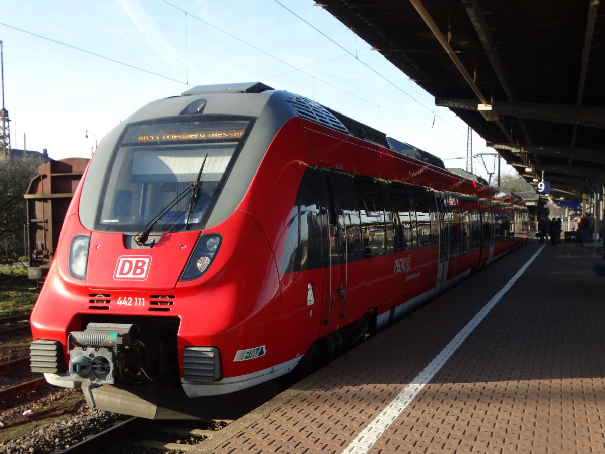 DB Regio Hessen 442 211 alias Hamsterbacke am 28.12.15 in Hanau Hbf