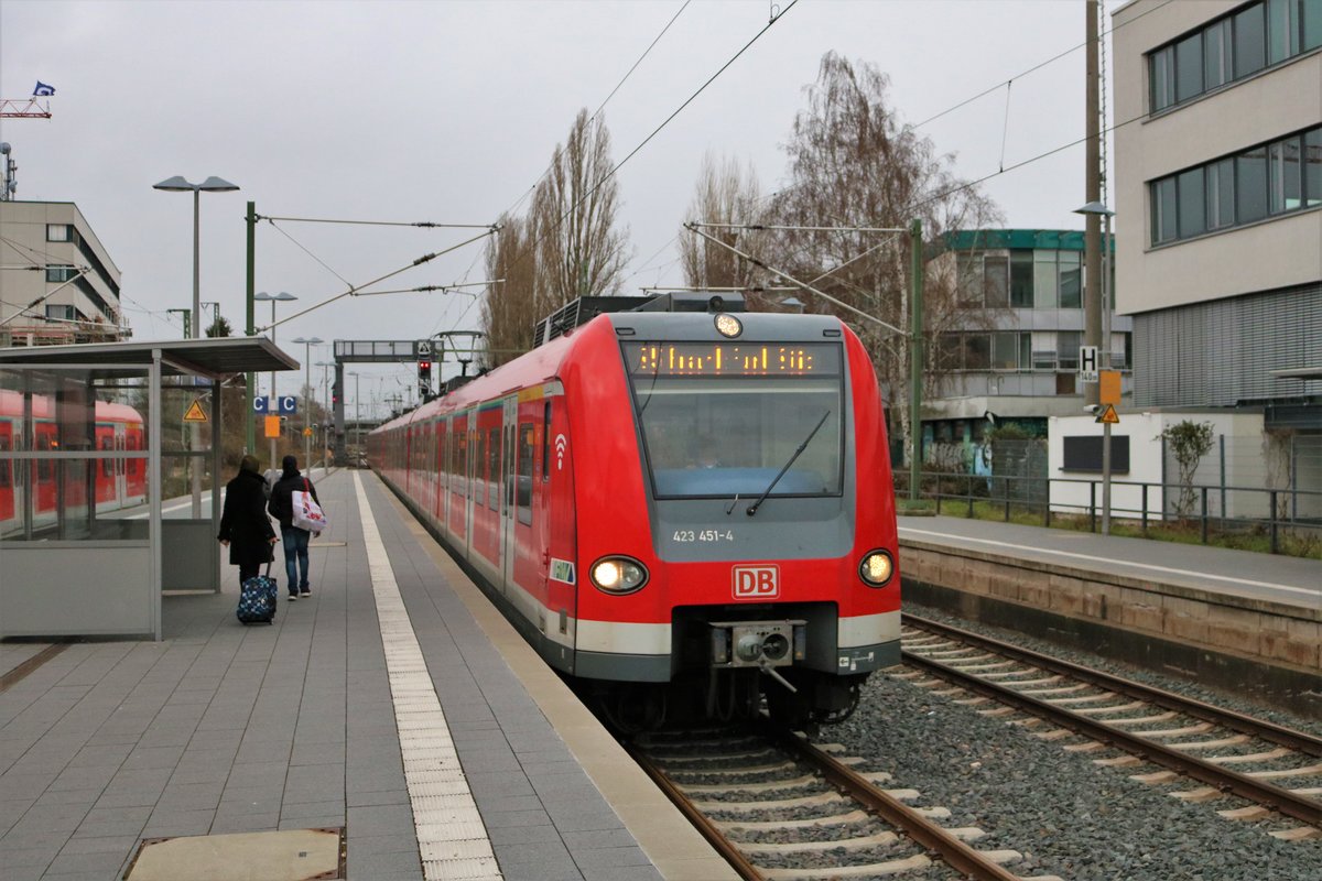 DB Regio S-Bahn Rhein Main 423 451-3 am 09.02.19 in Frankfurt Rödelheim 