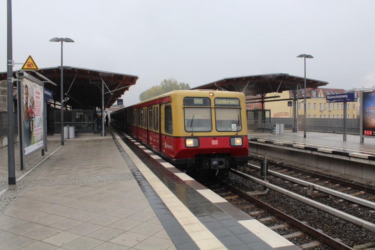 DB S-Bahn Berlin S45 (BR 485) Baumschulenweg am 16. Oktober 2014.