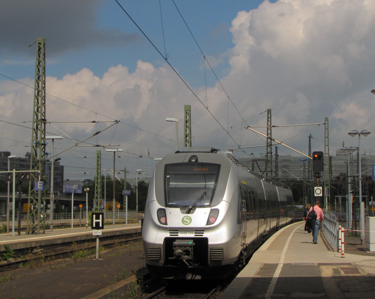 DB S-Bahn Mitteldeutschland 1442 134 am 14.06.2016 als Leerfahrt in Halle (S) Hbf.